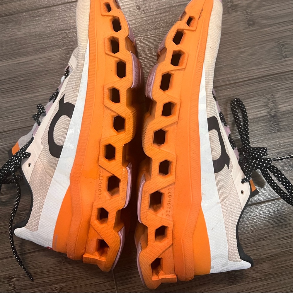 On Running 7.5 cloud monster sneakers